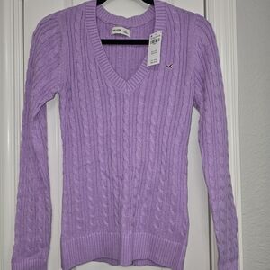 Hollister Women's Lavender V-Neck Sweater